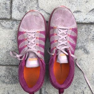 Pink Nike fly knit lunar 2